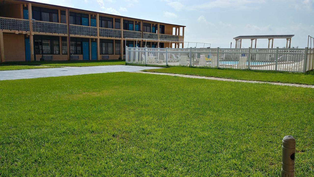 Buccaneer Inn St. George Island Exterior photo